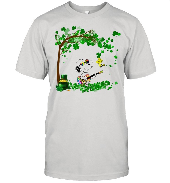 Happy Snoopy and Woodstock St Patricks Day tree shirt Classic Men's T-shirt
