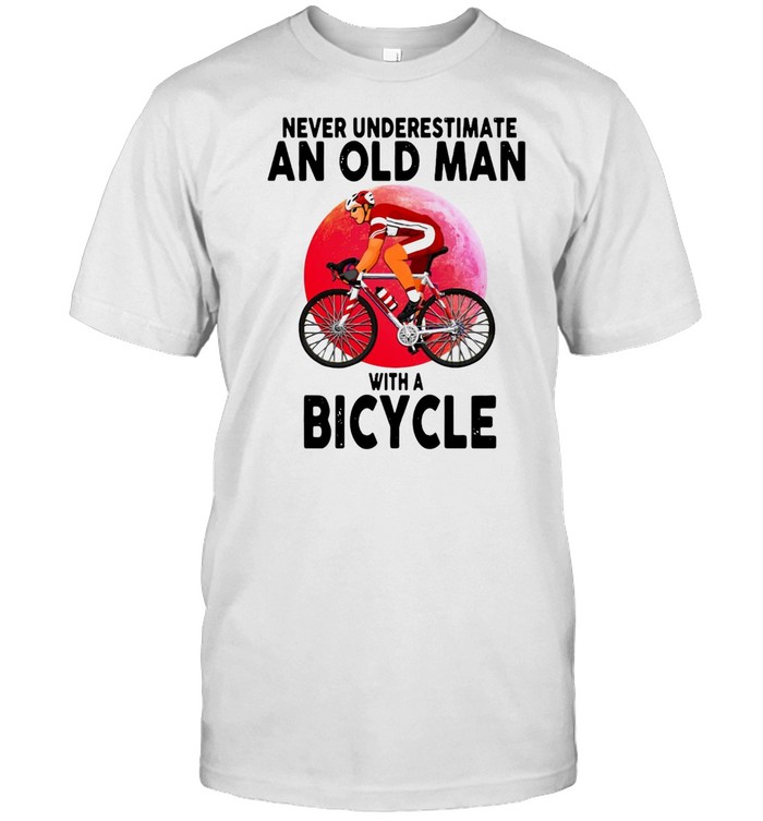 Cycling Never Underestimate And Old Man With A Bicycle T-shirt Classic Men's T-shirt