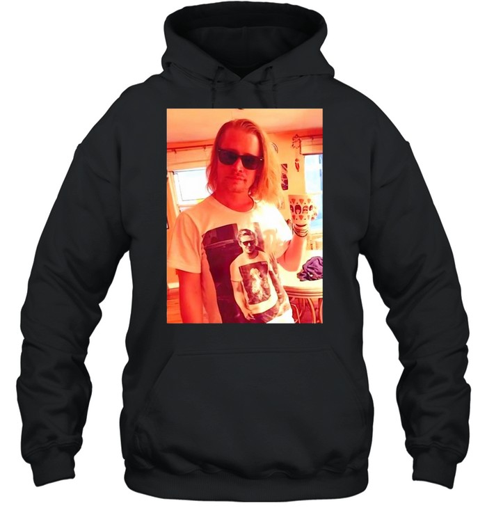 https://cdn.kingteeshops.com/image/2021/07/28/macaulay-culkin-ryan-gosling-funny-celebrity-t-shirt-unisex-hoodie.jpg