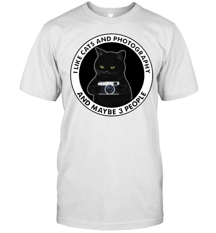I Like Cats And Photography And Maybe 3 People Classic Men's T-shirt