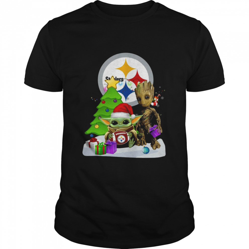 santa Bigfoot and Baby Yoda hug Pittsburgh Steelers Snow Christmas Tree shirt
