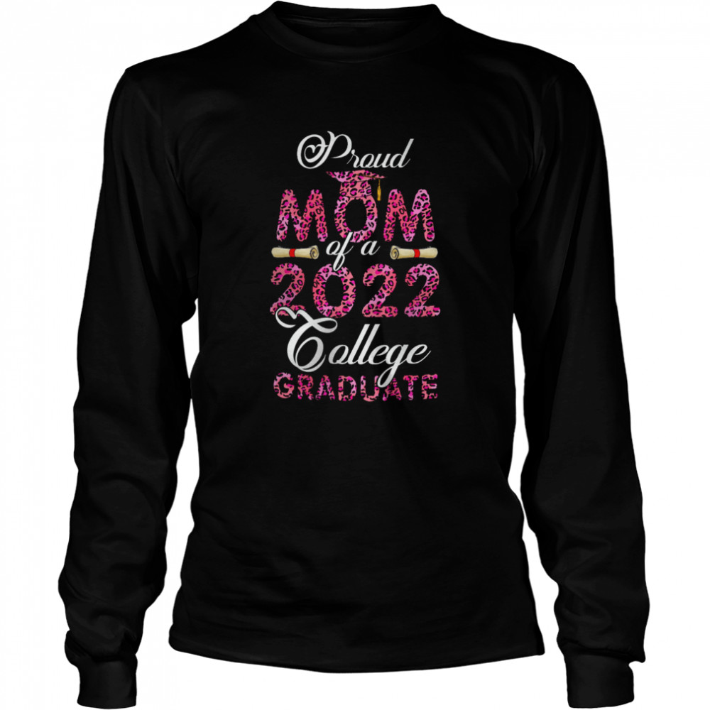 Proud Mom Of A 2022 College Graduate Mother's Day Leopard Plaid Graduation Long Sleeved T-shirt