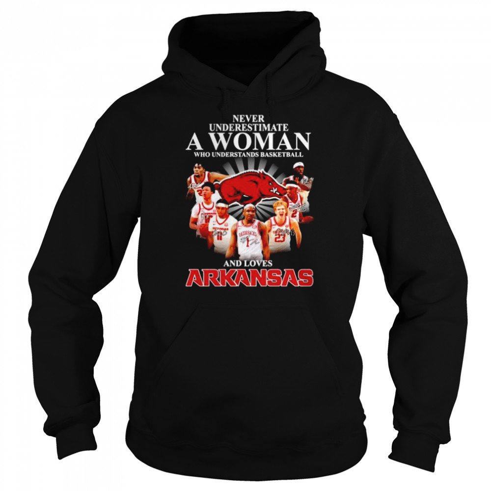 Never underestimate a woman who understands basketball and loves Arkansas Razorbacks signatures shirt Unisex Hoodie
