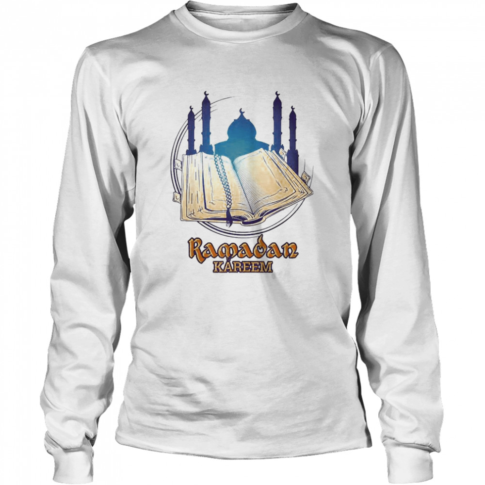 Ramadan Kareem Pray For Mubarak Vintage Retro Muslim Long Sleeved T-shirt