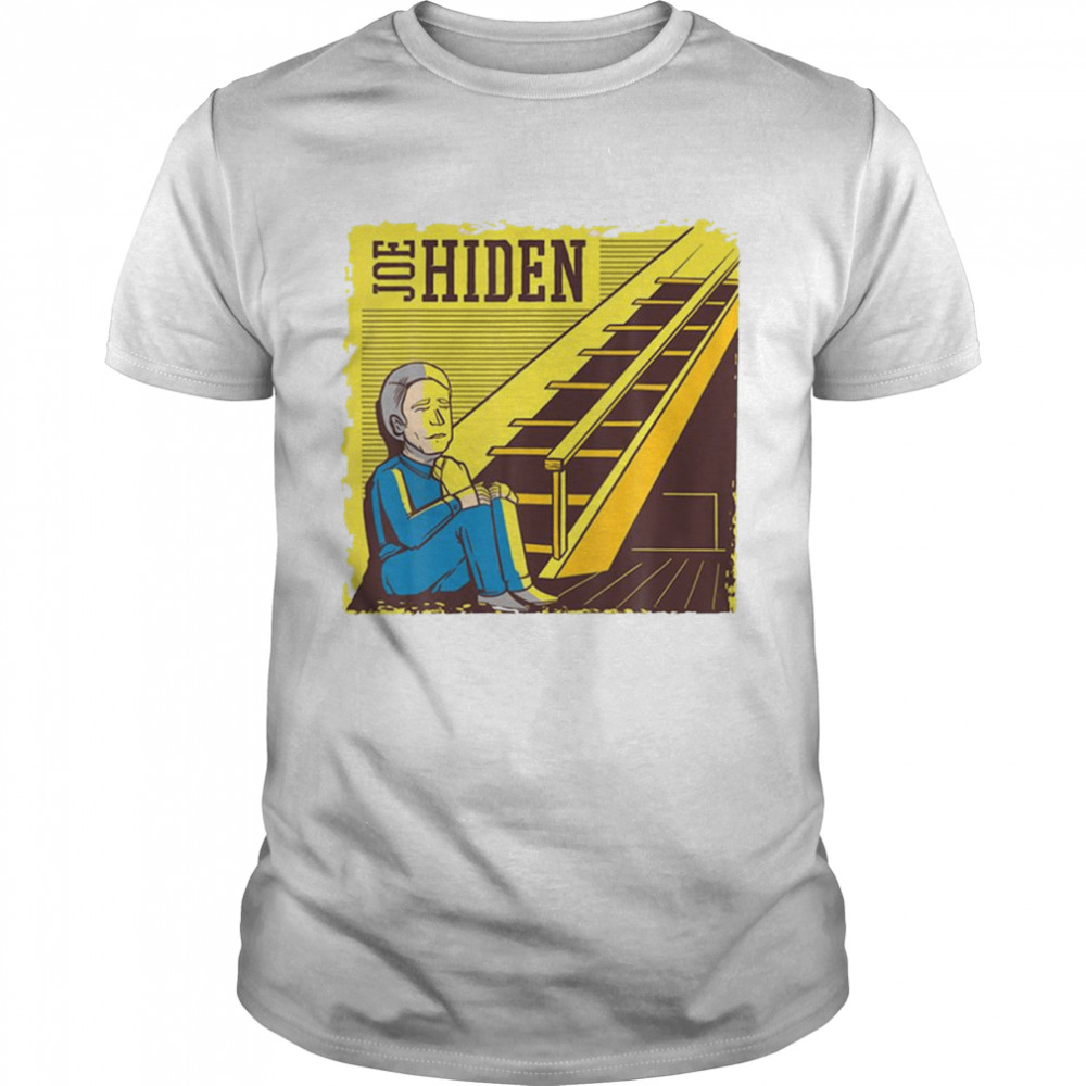olitical Hidin From Biden T- Classic Men's T-shirt