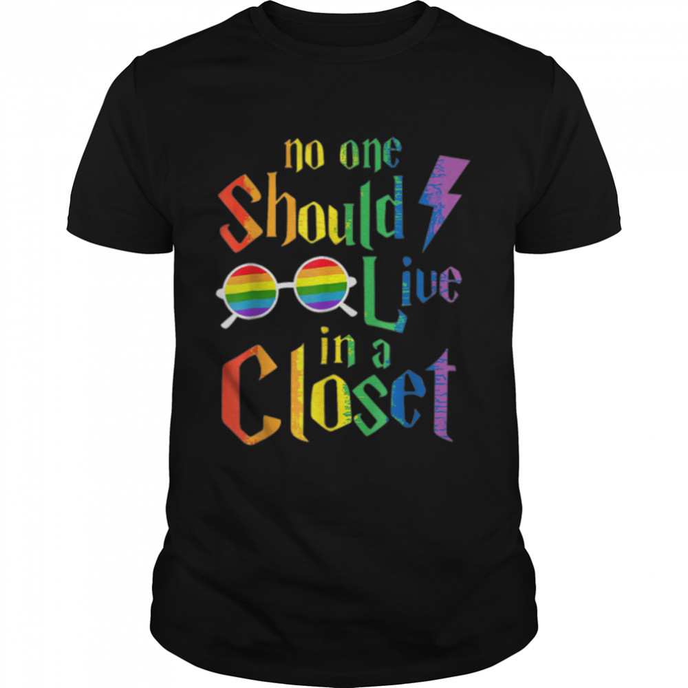 No One Should Live In A Closet LGBT-Q Gay Pride Month T- B0B31F31H7 Classic Men's T-shirt