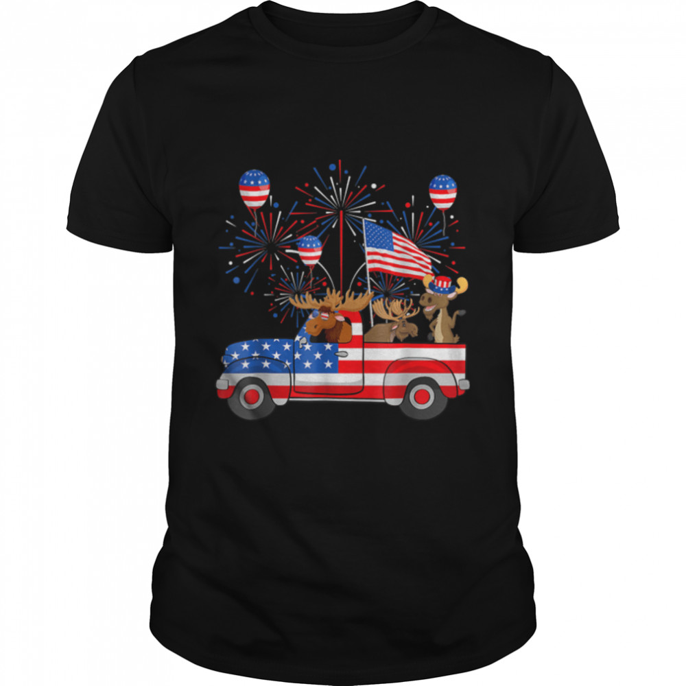 Funny Moose Riding Red Truck USA Flag Patriotic 4th Of July T- B0B4ZMV7QZ Classic Men's T-shirt