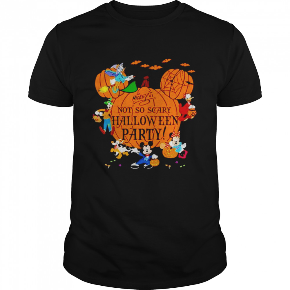 Not so scary Halloween party shirt Classic Men's T-shirt