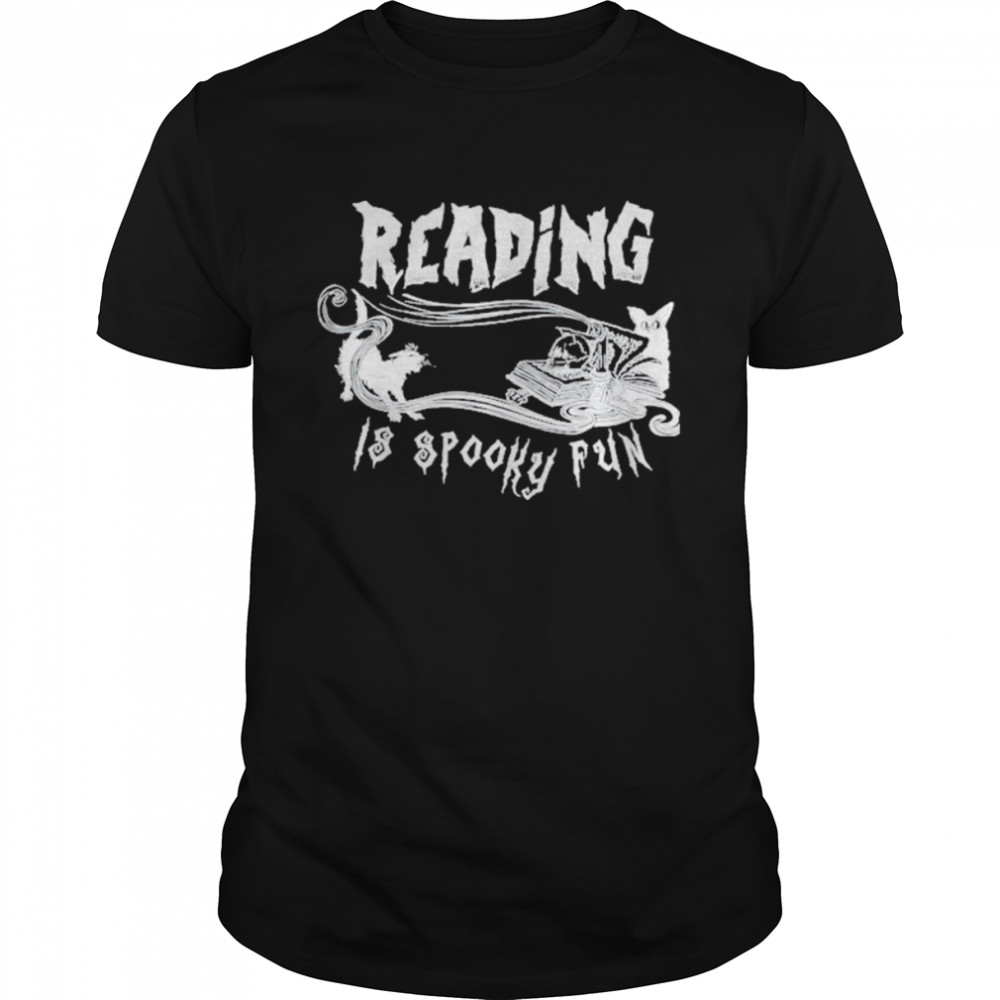 Reading is spooky fun Halloween Women’s Book Lovers Teacher  Classic Men's T-shirt